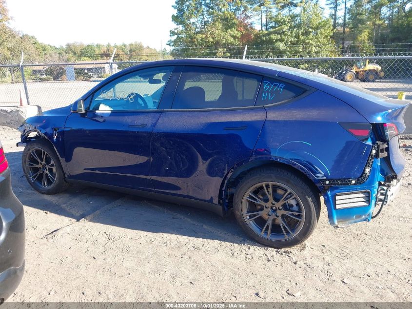 2024 Tesla Model Y Long Range Dual Motor All-Wheel Drive/Rwd VIN: 7SAYGDED6RF133719 Lot: 43203708