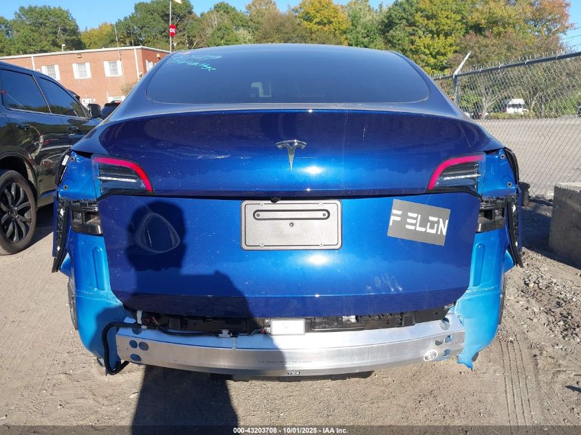 2024 Tesla Model Y Long Range Dual Motor All-Wheel Drive/Rwd VIN: 7SAYGDED6RF133719 Lot: 43203708