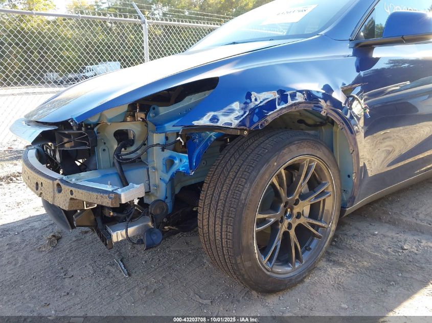 2024 Tesla Model Y Long Range Dual Motor All-Wheel Drive/Rwd VIN: 7SAYGDED6RF133719 Lot: 43203708