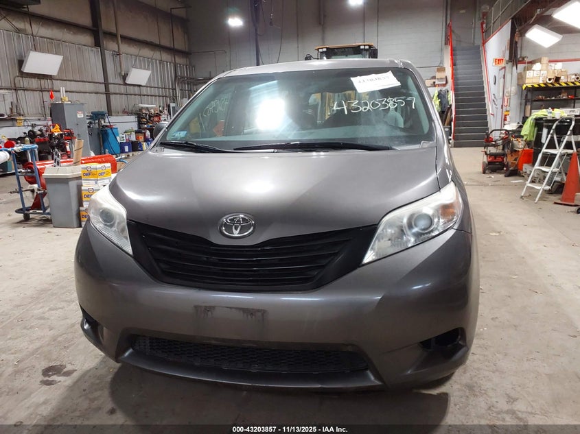 5TDZK3DC9GS740287 2016 TOYOTA SIENNA photo no. 13