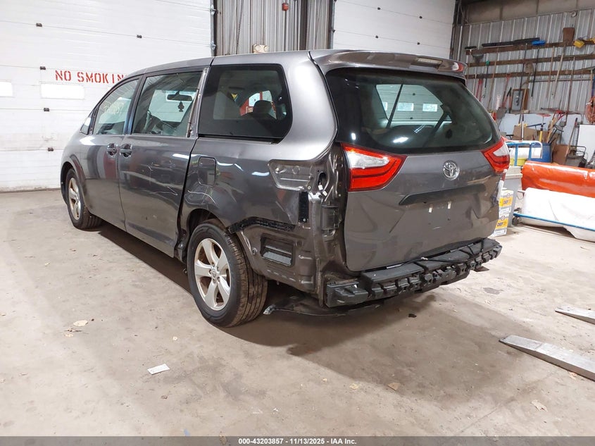 5TDZK3DC9GS740287 2016 TOYOTA SIENNA photo no. 3
