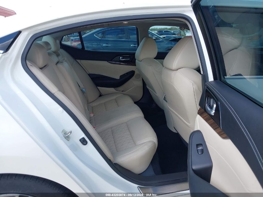 2017 Nissan Maxima 3.5 Platinum VIN: 1N4AA6AP4HC416875 Lot: 43203874