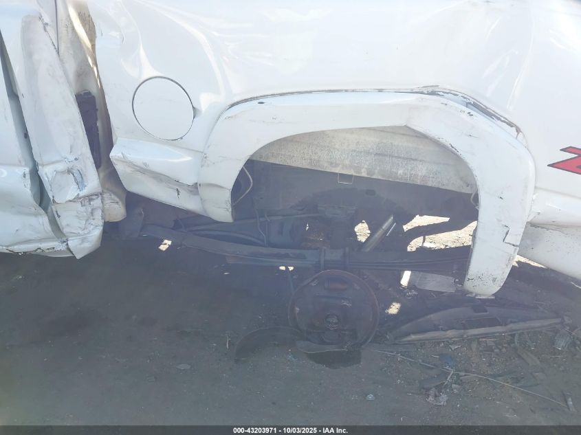 2005 Chevrolet Silverado 1500 Z71 VIN: 2GCEK13T251109695 Lot: 43203971