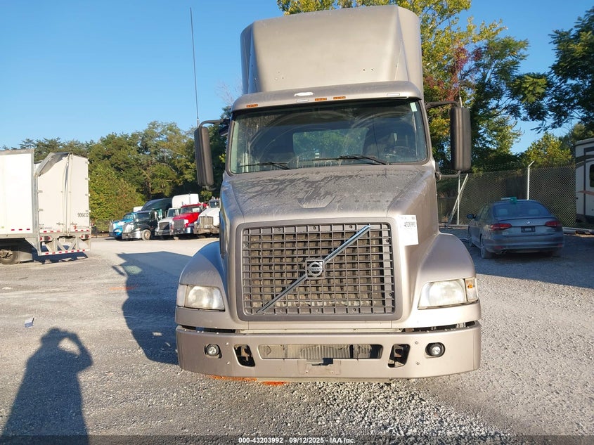 2003 Volvo Vn Vnm VIN: 4V4MC9GHS3N338921 Lot: 43203992