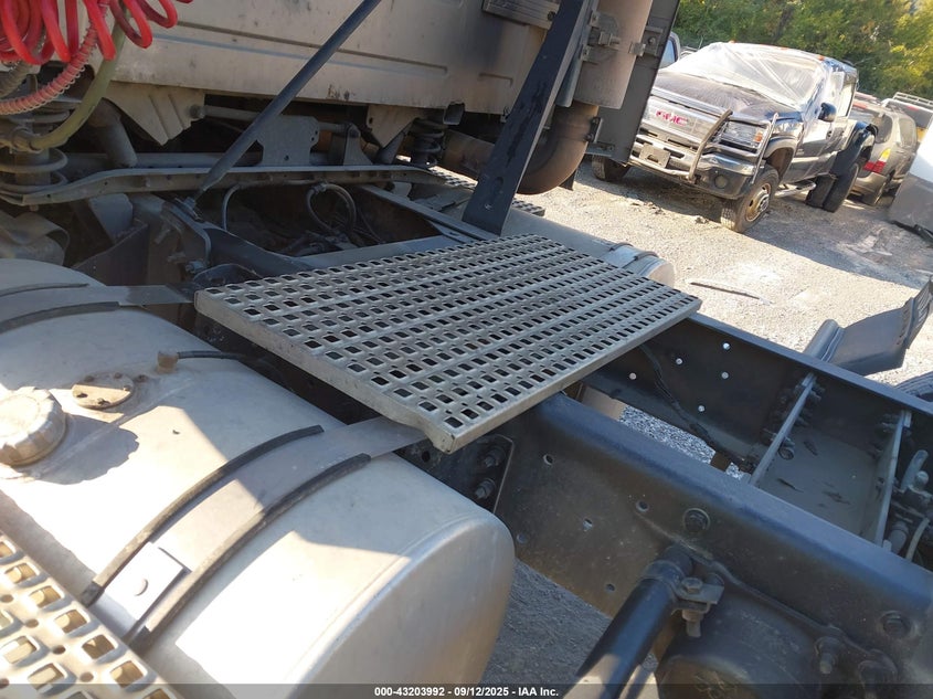 2003 Volvo Vn Vnm VIN: 4V4MC9GHS3N338921 Lot: 43203992