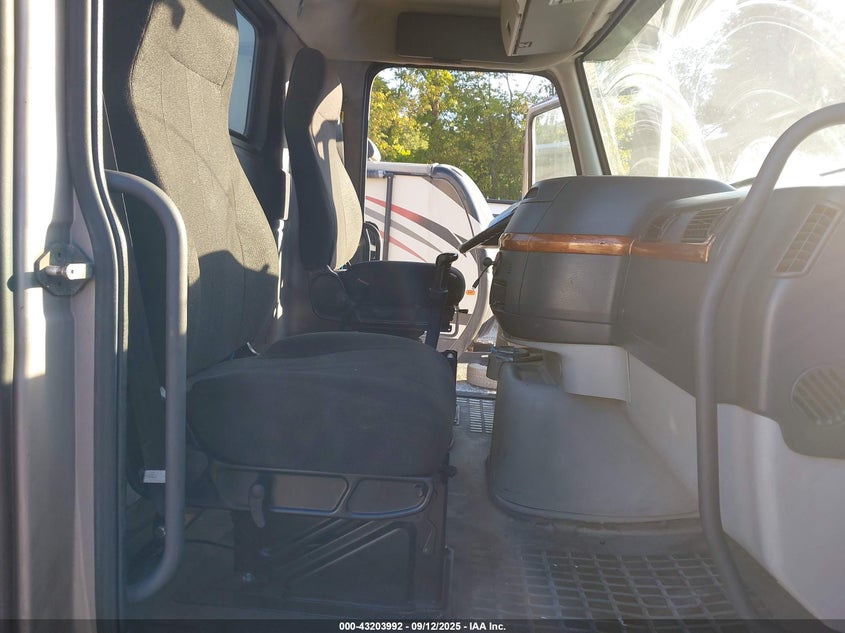 2003 Volvo Vn Vnm VIN: 4V4MC9GHS3N338921 Lot: 43203992