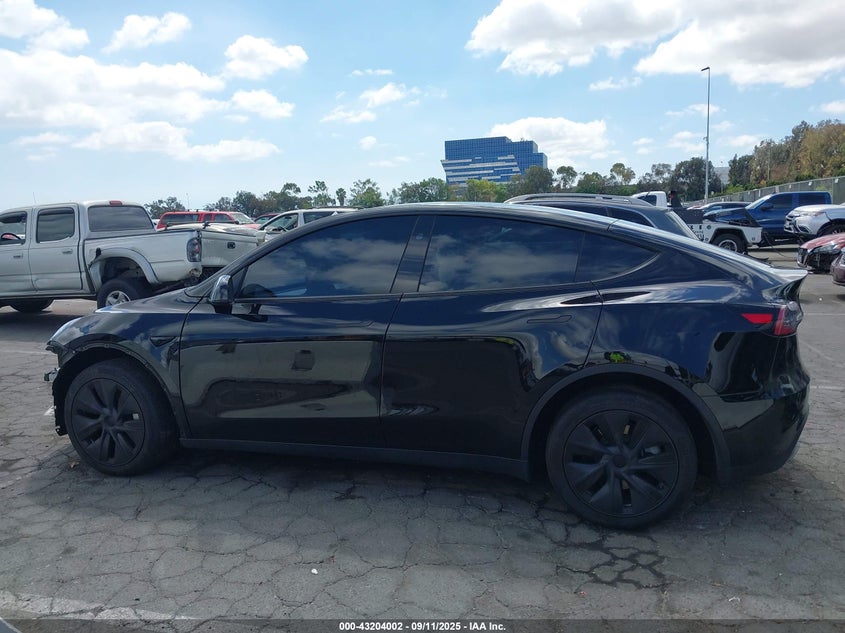 2024 Tesla Model Y Long Range Dual Motor All-Wheel Drive/Rwd VIN: 7SAYGDED1RF122837 Lot: 43204002