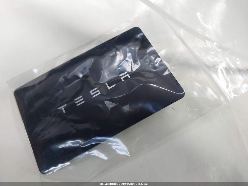 2024 Tesla Model Y Long Range Dual Motor All-Wheel Drive/Rwd VIN: 7SAYGDED1RF122837 Lot: 43204002