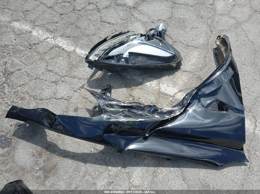 2024 Tesla Model Y Long Range Dual Motor All-Wheel Drive/Rwd VIN: 7SAYGDED1RF122837 Lot: 43204002