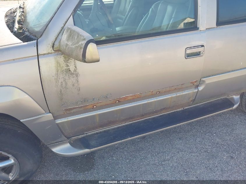 2000 Cadillac Escalade Standard VIN: 1GYEK63R5YR181496 Lot: 43204205