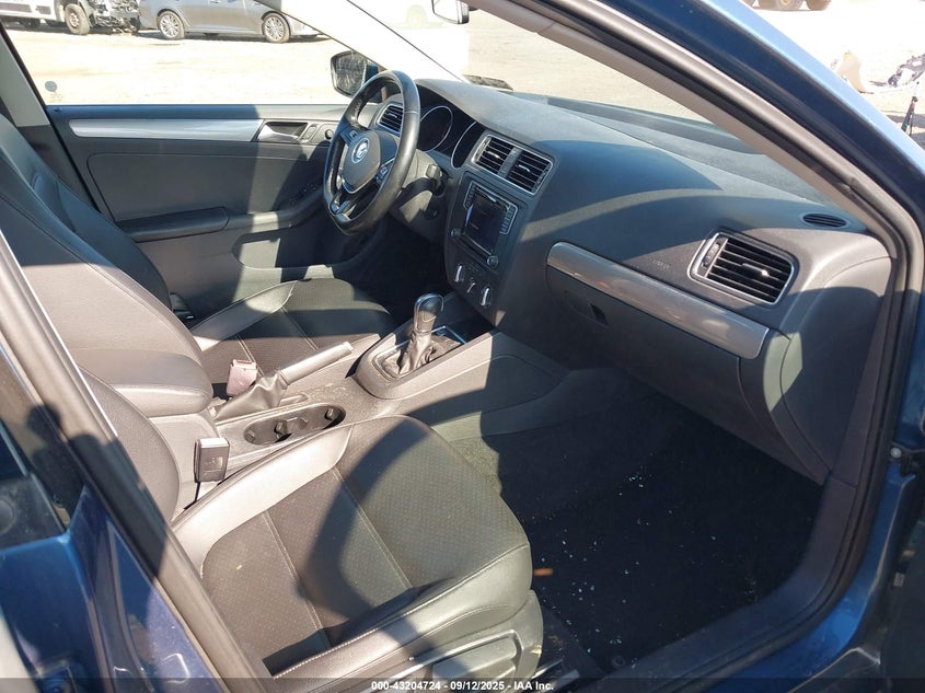 2017 VOLKSWAGEN JETTA 1.4T SE - 3VWDB7AJ0HM274784