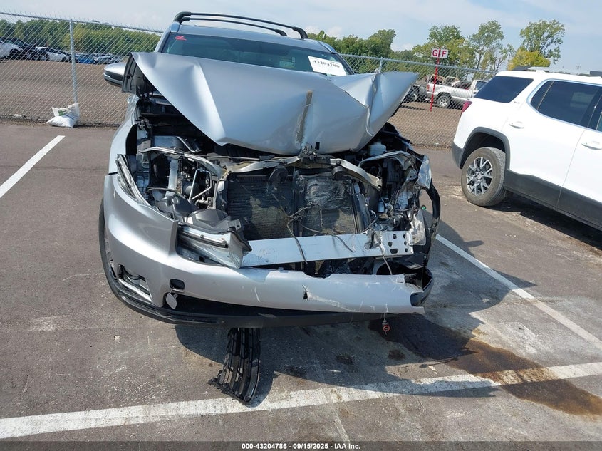 2015 TOYOTA HIGHLANDER XLE - 5TDJKRFH7F5202839