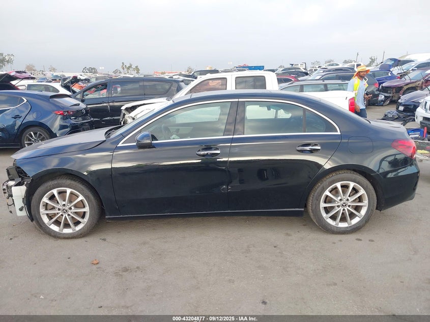 2019 MERCEDES-BENZ A 220 - WDD3G4EB0KW001925
