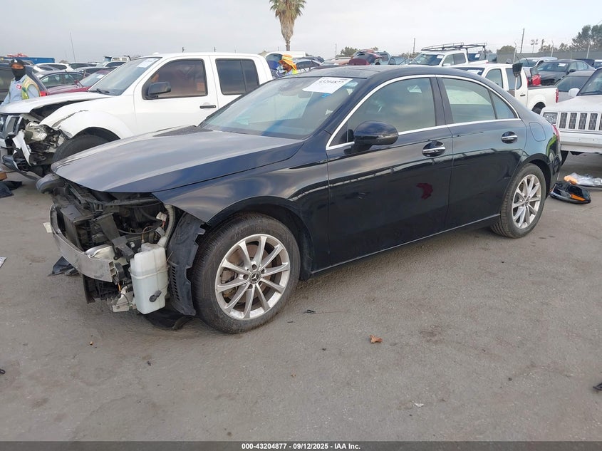 2019 MERCEDES-BENZ A 220 - WDD3G4EB0KW001925