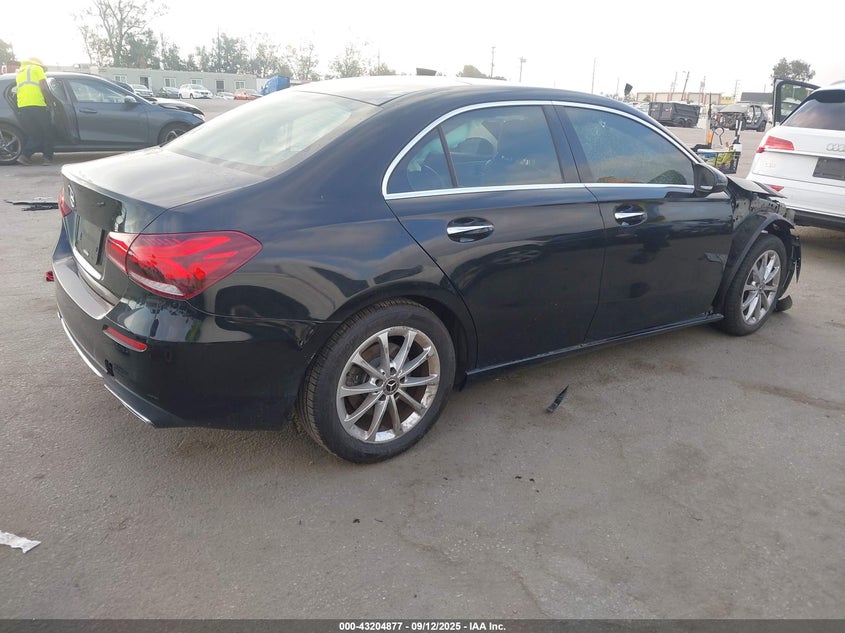 2019 MERCEDES-BENZ A 220 - WDD3G4EB0KW001925