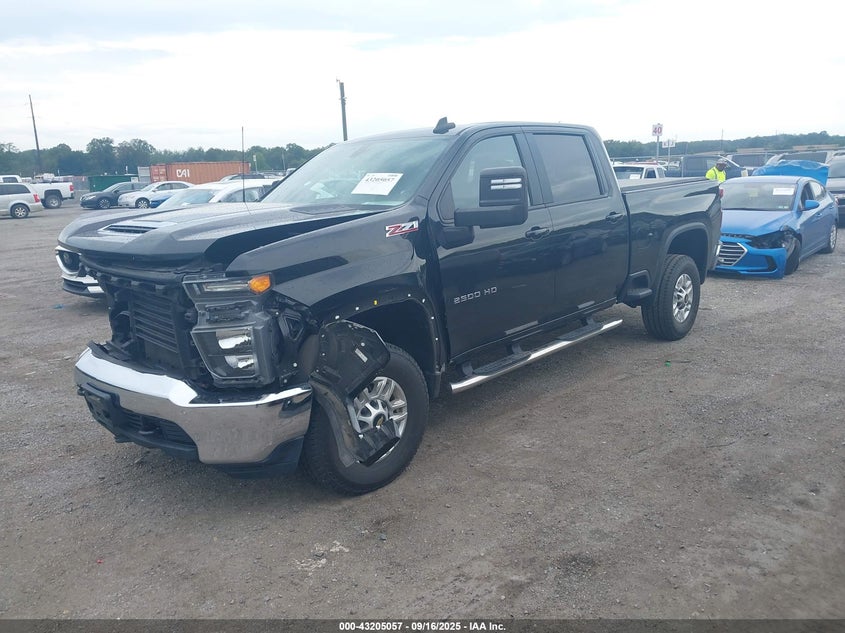 1GC4YNE74LF105977 2020 CHEVROLET SILVERADO photo no. 2