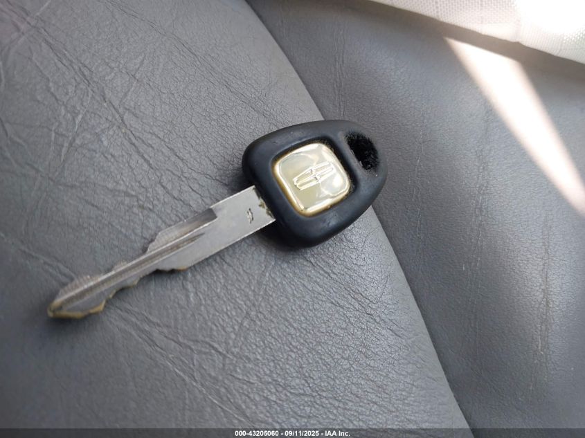 1997 Lincoln Town Car Executive VIN: 1LNLM81W4VY713247 Lot: 43205060