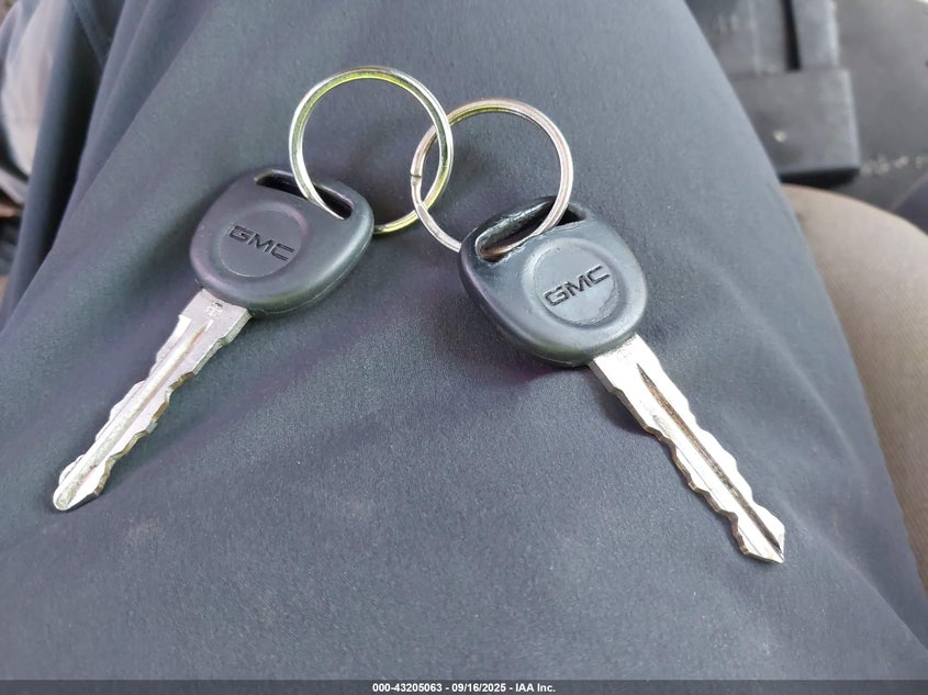 2011 GMC Sierra 2500Hd Work Truck VIN: 1GT22ZCGXBZ368409 Lot: 43205063