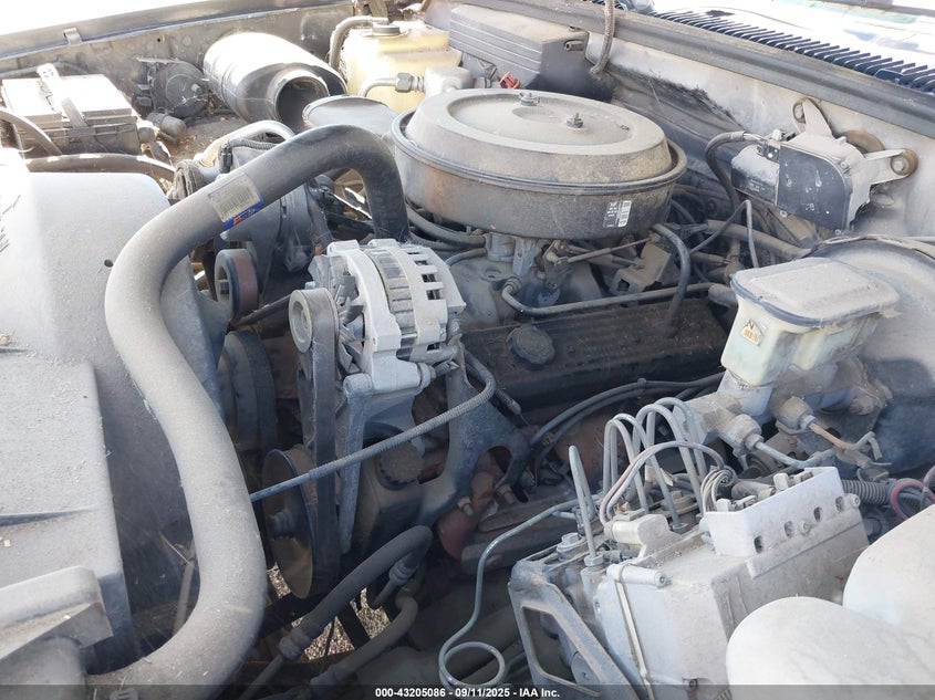 1993 Chevrolet Suburban K1500 VIN: 1GNFK16KXPJ321381 Lot: 43205086