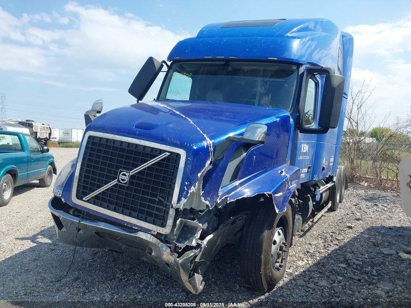 4V4NC9EH3GN930993 2016 VOLVO  photo no. 2