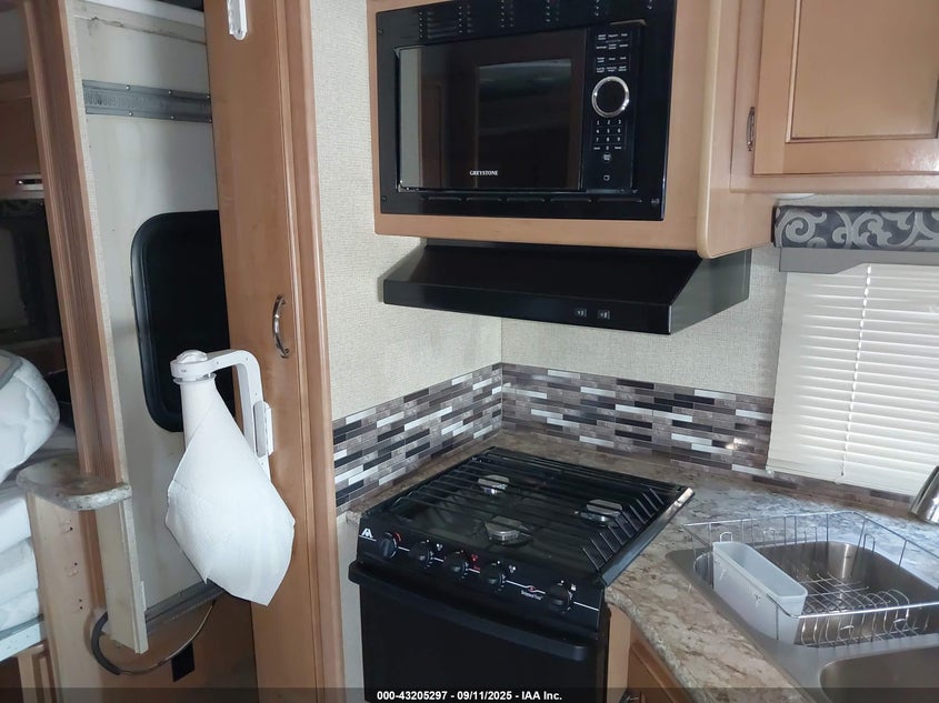 2017 Ford E-450 Cutaway VIN: 1FDXE4FS8HDC15156 Lot: 43205297