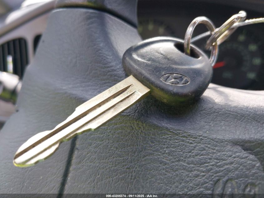 2005 Hyundai Elantra Gls/Gt VIN: KMHDN46D65U158987 Lot: 43205374