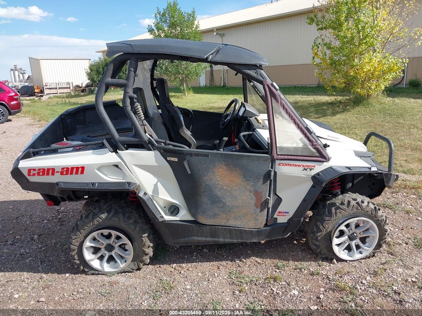 3JBKKAP27FJ000216 2015 CAN-AM/ BRP COMMANDER photo no. 12