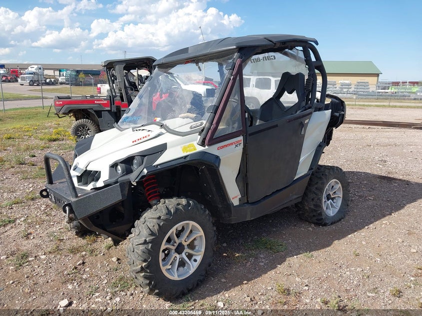3JBKKAP27FJ000216 2015 CAN-AM/ BRP COMMANDER photo no. 2