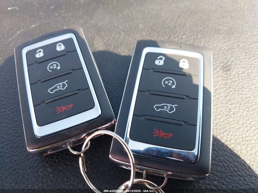 2024 JEEP GRAND CHEROKEE L LIMITED 4X4 - 1C4RJKBG7R8619588