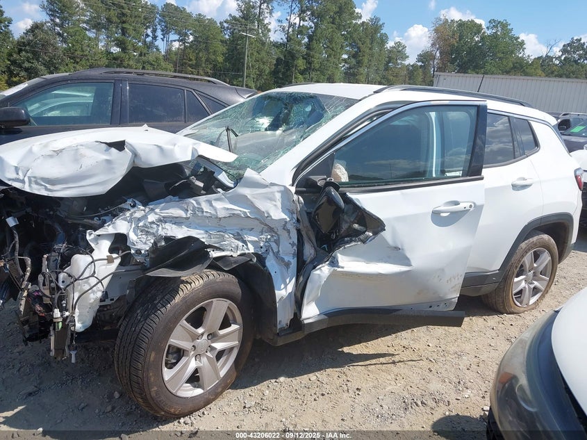 2022 Jeep Compass Latitude Fwd VIN: 3C4NJCBB7NT229675 Lot: 43206022