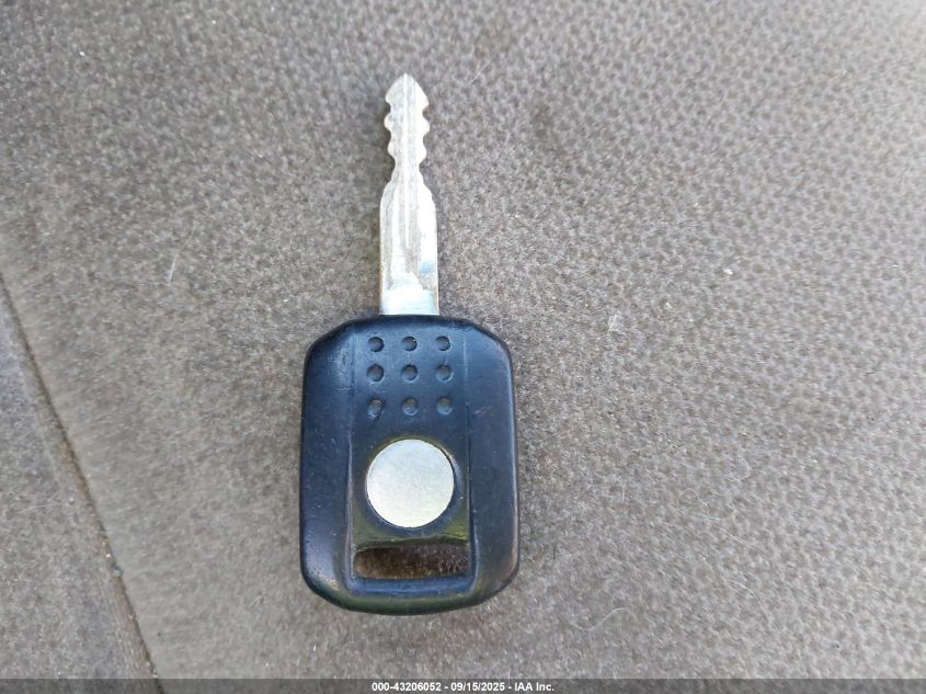 2003 Mercury Grand Marquis Gs VIN: 2MEFM74W63X696082 Lot: 43206052