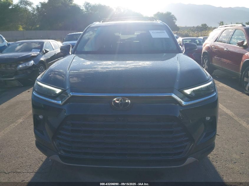 2025 Toyota Grand Highlander Platinum VIN: 5TDAAAB55SS090830 Lot: 43206090