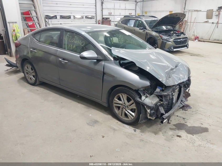2019 HYUNDAI ELANTRA SEL - 5NPD84LFXKH470897