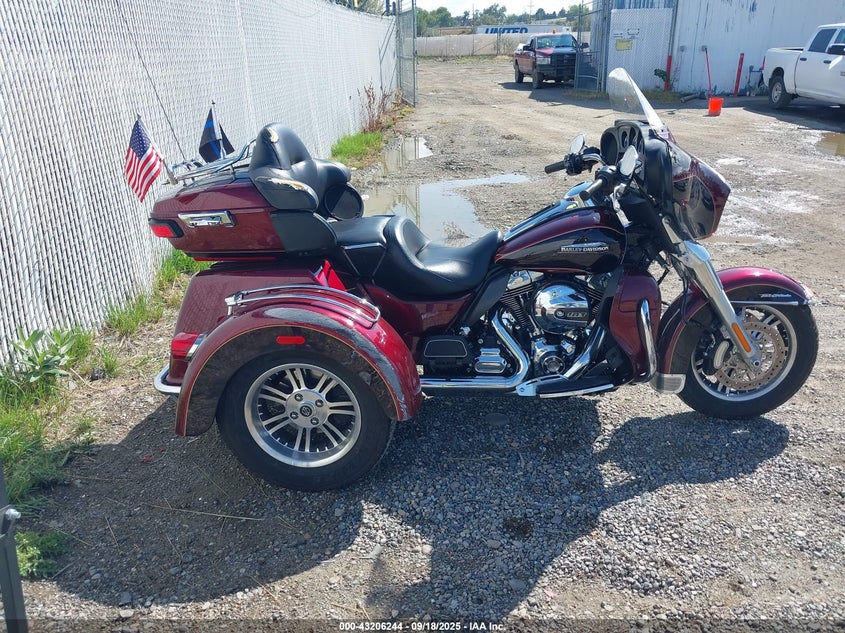2015 Harley-Davidson Flhtcutg Tri Glide Ultra VIN: 1HD1MAL1XFB852158 Lot: 43206244