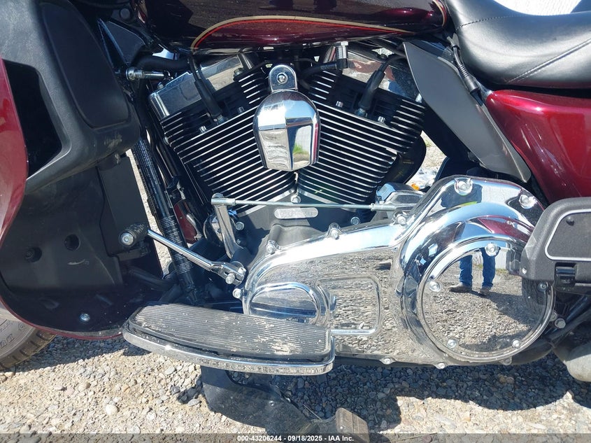 2015 Harley-Davidson Flhtcutg Tri Glide Ultra VIN: 1HD1MAL1XFB852158 Lot: 43206244