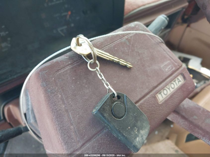 1984 Toyota Van Wagon Deluxe VIN: JT3YR22V9E5036166 Lot: 43206296