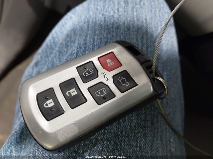 2015 Toyota Sienna Xle 8 Passenger VIN: 5TDYK3DC7FS689169 Lot: 43206316