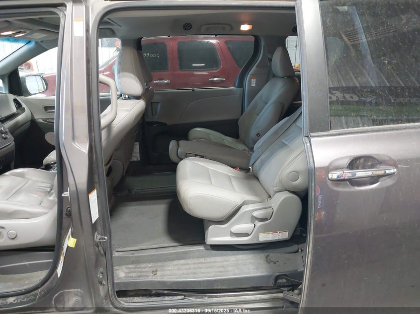 2015 Toyota Sienna Xle 8 Passenger VIN: 5TDYK3DC7FS689169 Lot: 43206316
