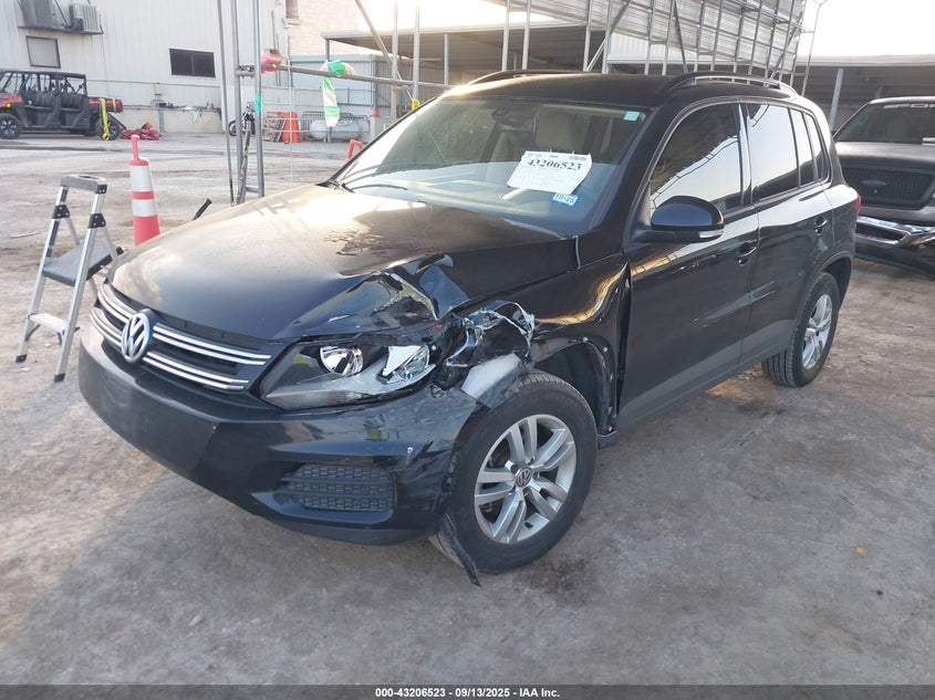 WVGAV7AX4HW512231 2017 VOLKSWAGEN TIGUAN photo no. 2