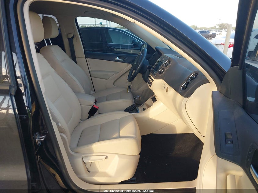 WVGAV7AX4HW512231 2017 VOLKSWAGEN TIGUAN photo no. 5