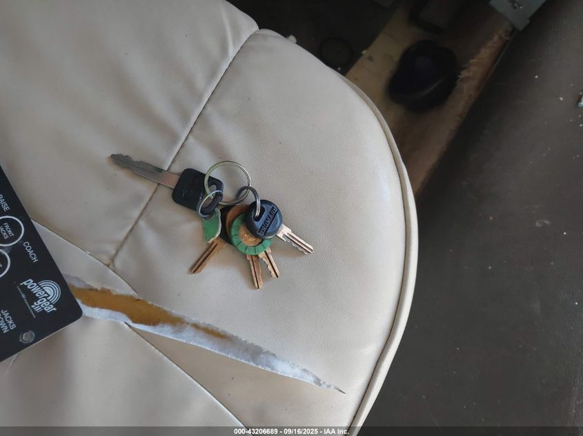 1999 Ford F550 Super Duty Stripped Chass VIN: 3FCNF53S3XJA25157 Lot: 43206689