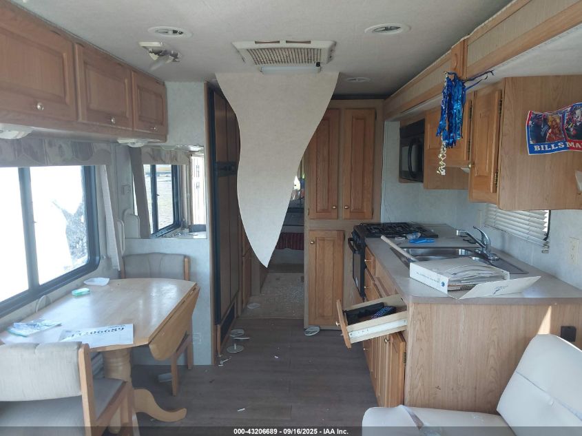 1999 Ford F550 Super Duty Stripped Chass VIN: 3FCNF53S3XJA25157 Lot: 43206689