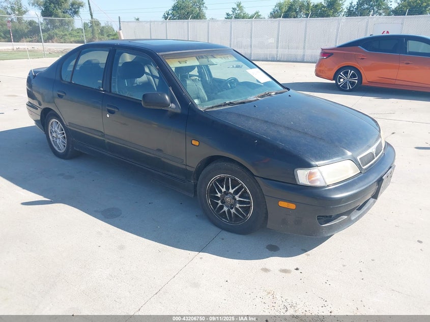 JNKCP11A3XT015962 1999 INFINITI G photo no. 2
