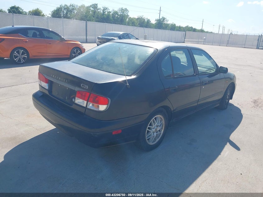 JNKCP11A3XT015962 1999 INFINITI G photo no. 4