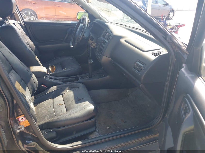 JNKCP11A3XT015962 1999 INFINITI G photo no. 5