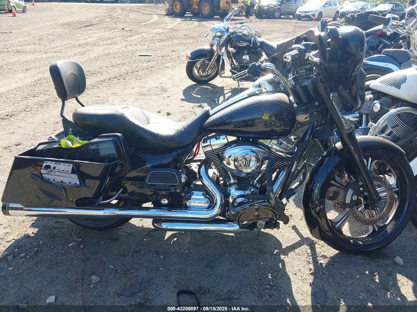 2010 Harley-Davidson Flhx VIN: 1HD1KB411AB660162 Lot: 43206897