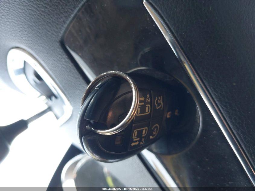 2012 Chrysler Town & Country Touring-L VIN: 2C4RC1CG9CR106857 Lot: 43207027