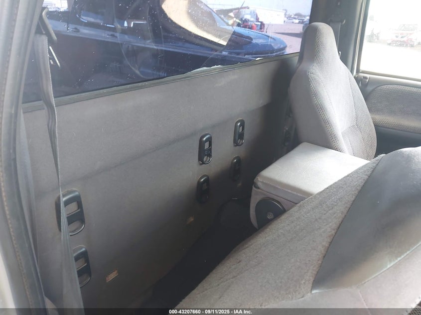 1998 Dodge Ram 1500 St VIN: 3B7HC16Z3WM266866 Lot: 43207660