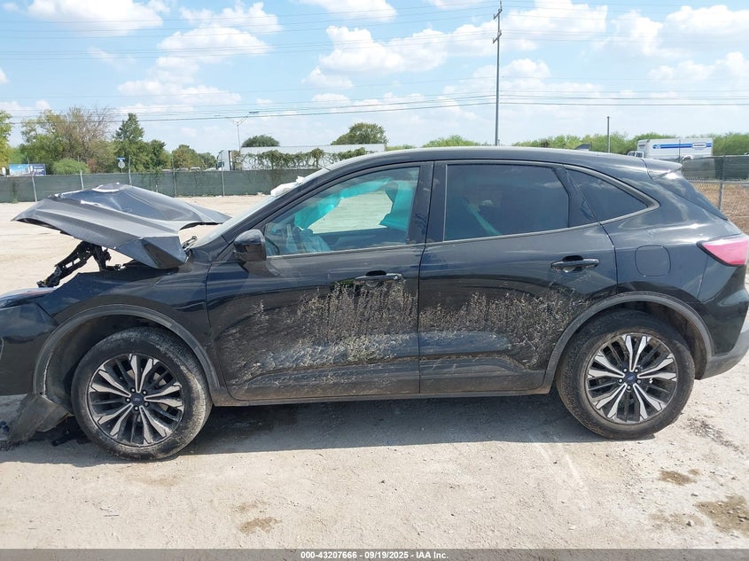 2022 FORD ESCAPE SE - 1FMCU0G60NUB38029