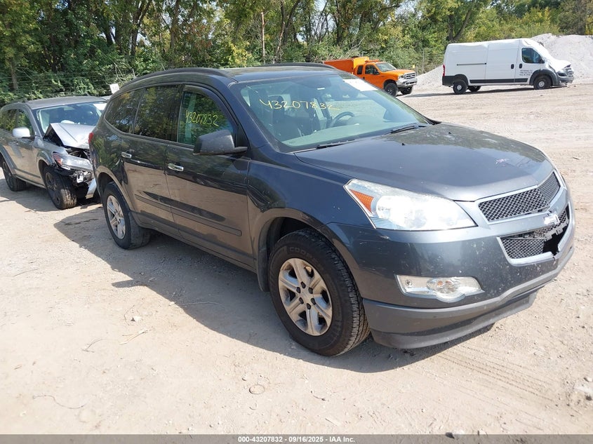 CHEVROLET TRAVERSE LS